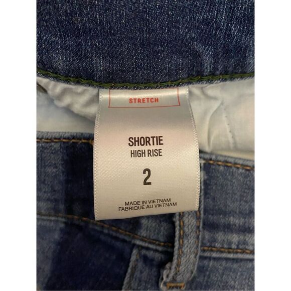 Express Shortie High Rise Jean Shorts Raw Hem Stretch Women’s Sz 2 - Picture 2 of 3
